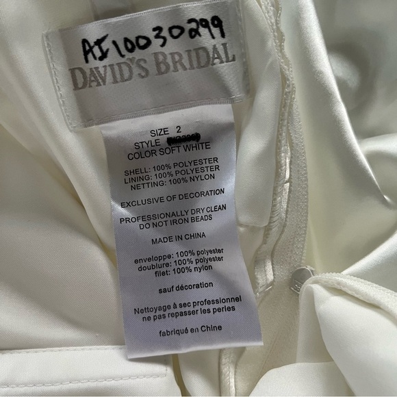 David's Bridal Ruched Strapless Wedding Dress Beadwork Accent White‎ Size 2 NEW - Picture 8 of 10
